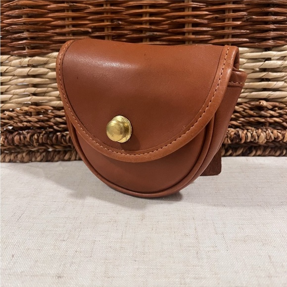 VINTAGE COACH British Tan Glovetanned Leather Mini Belt Bag / Crossbody Bag - Picture 4 of 15